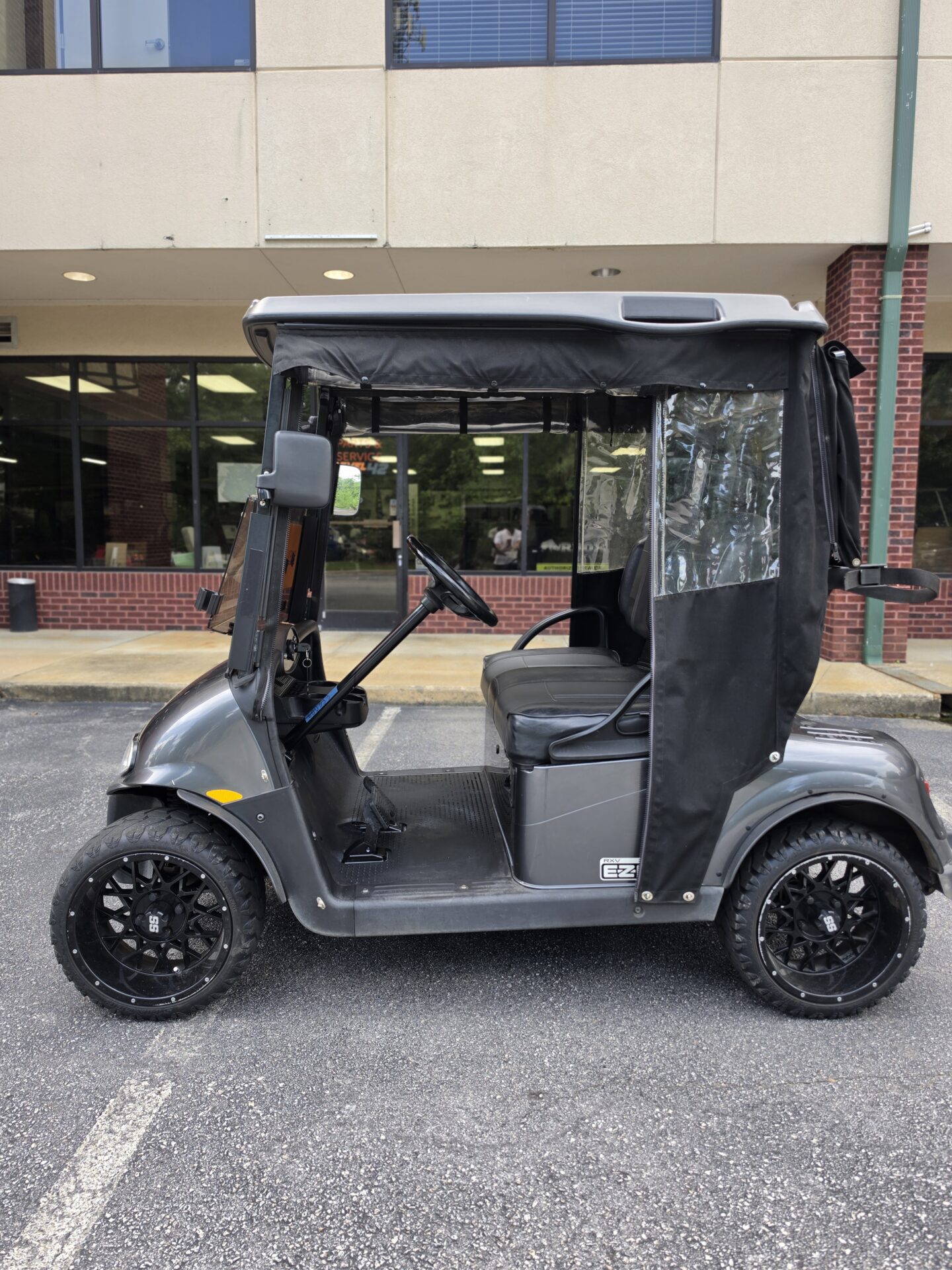 
								2015 E-Z-GO RXV full									