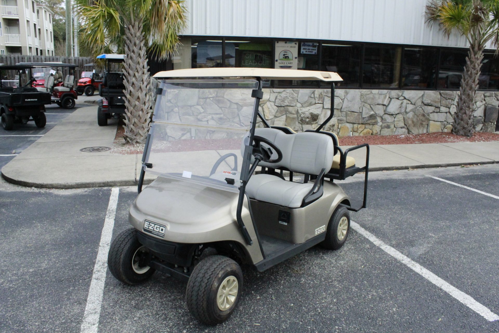 2018 E-Z-GO TXT