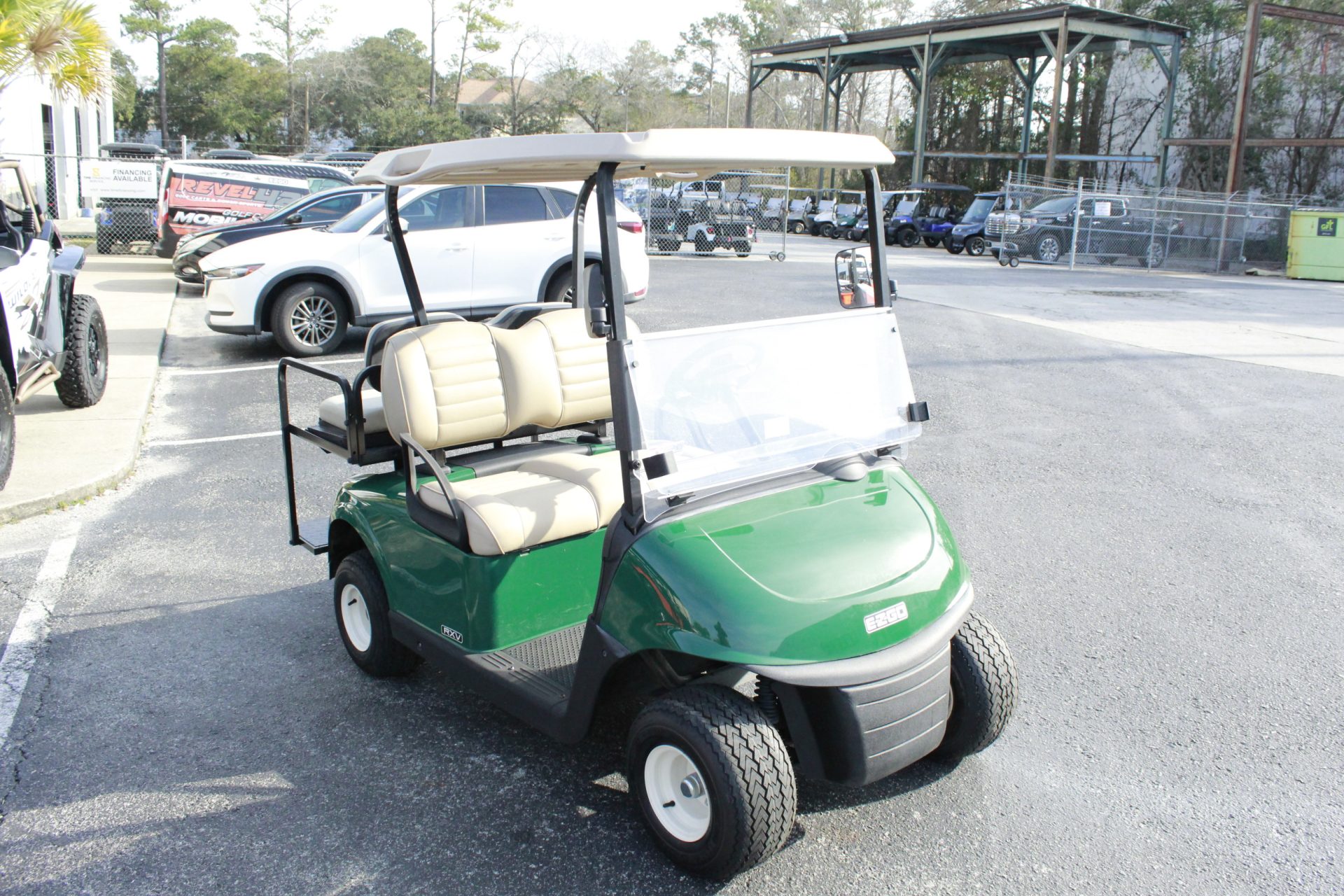 
								2019 E-Z-GO RXV full									