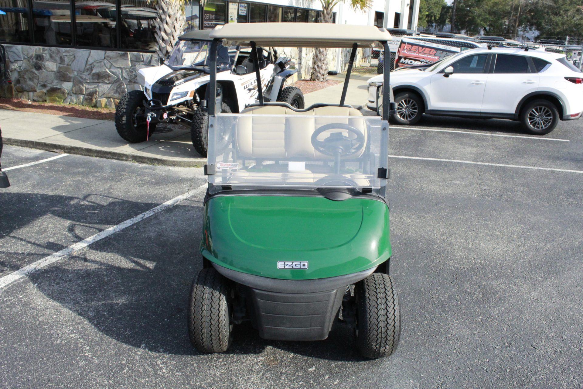 
								2019 E-Z-GO RXV full									