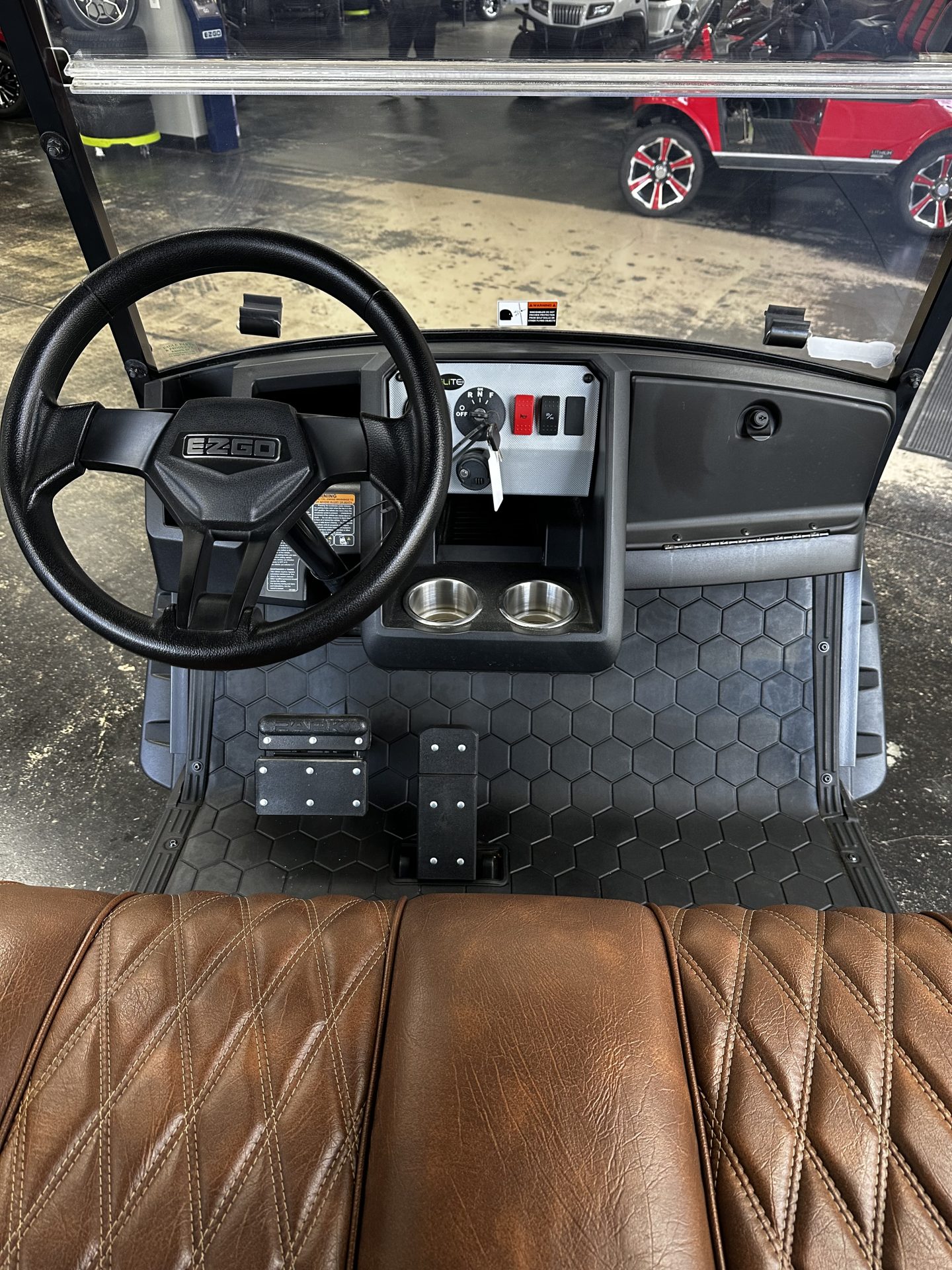 
								2024 E-Z-GO Express S4 full									
