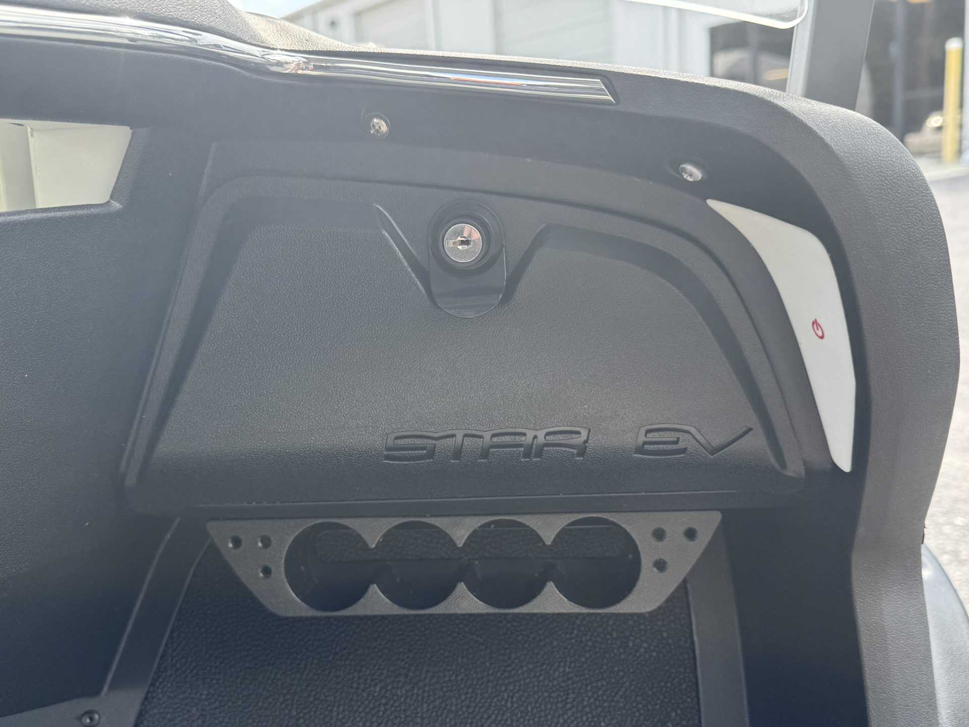 
								2025 Star EV Sirius 4 Lifted full									