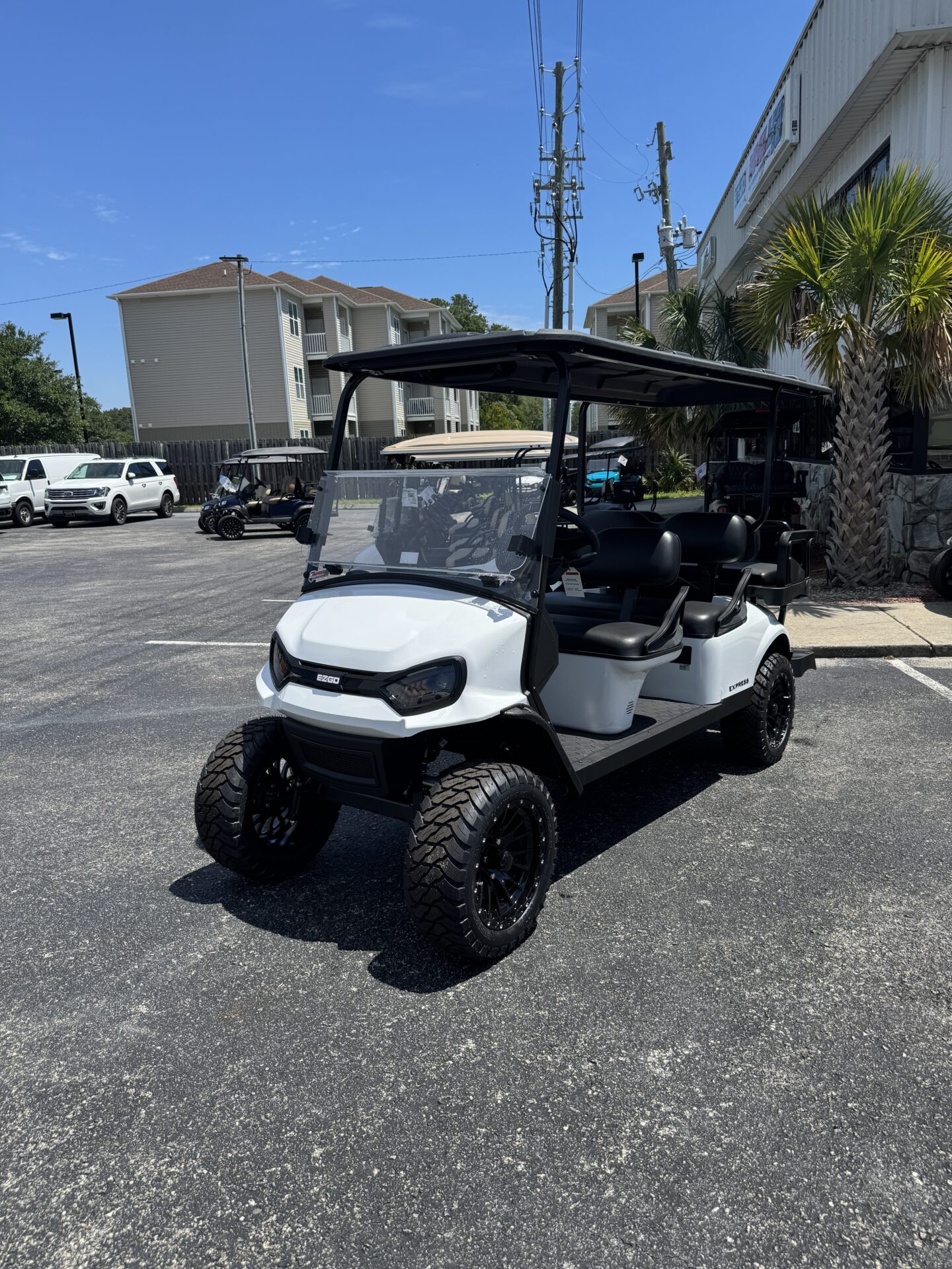 2026 E-Z-GO Express 6 Gas (lifted)
