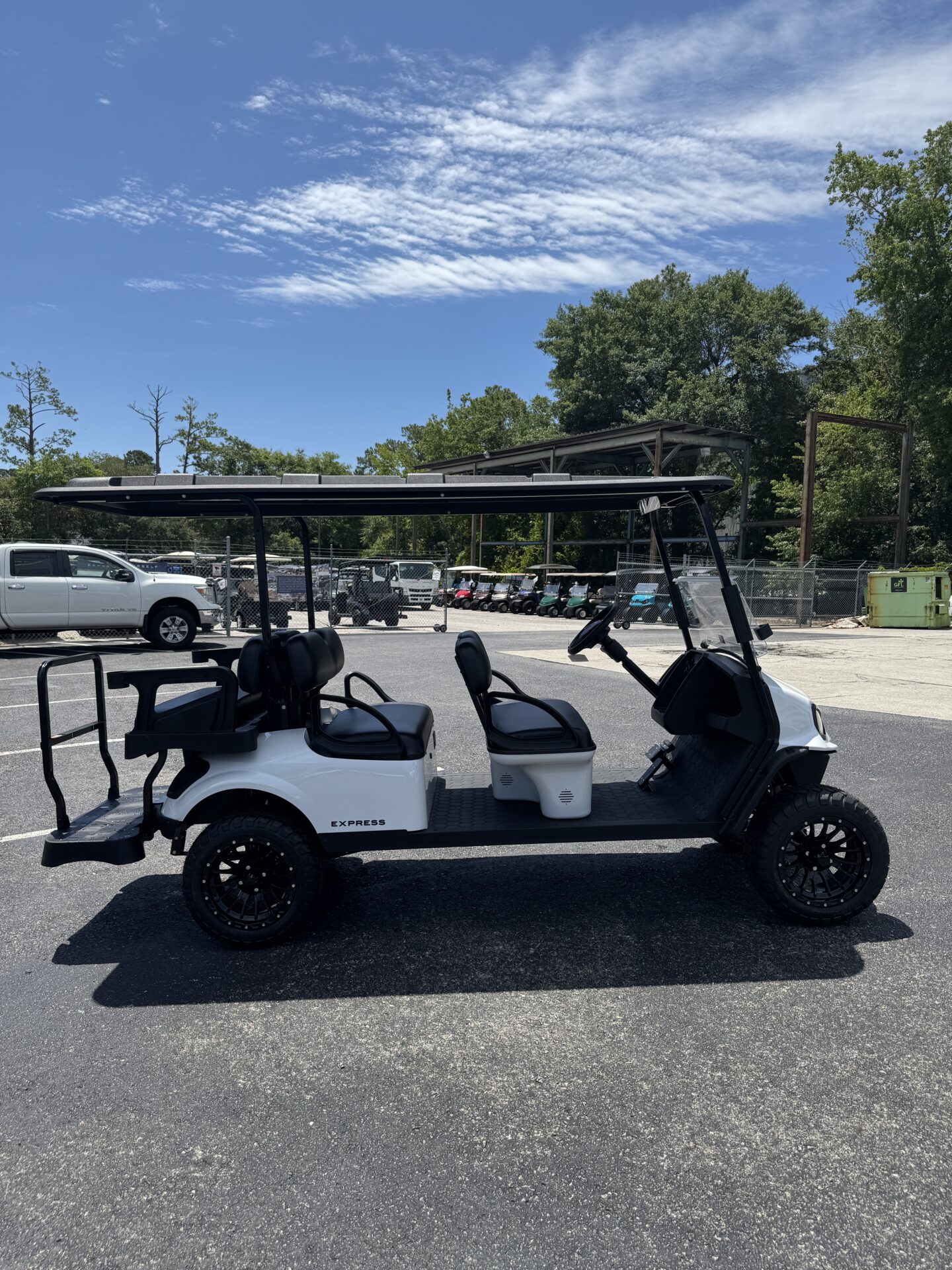 
								2026 E-Z-GO Express 6 Gas (lifted) full									