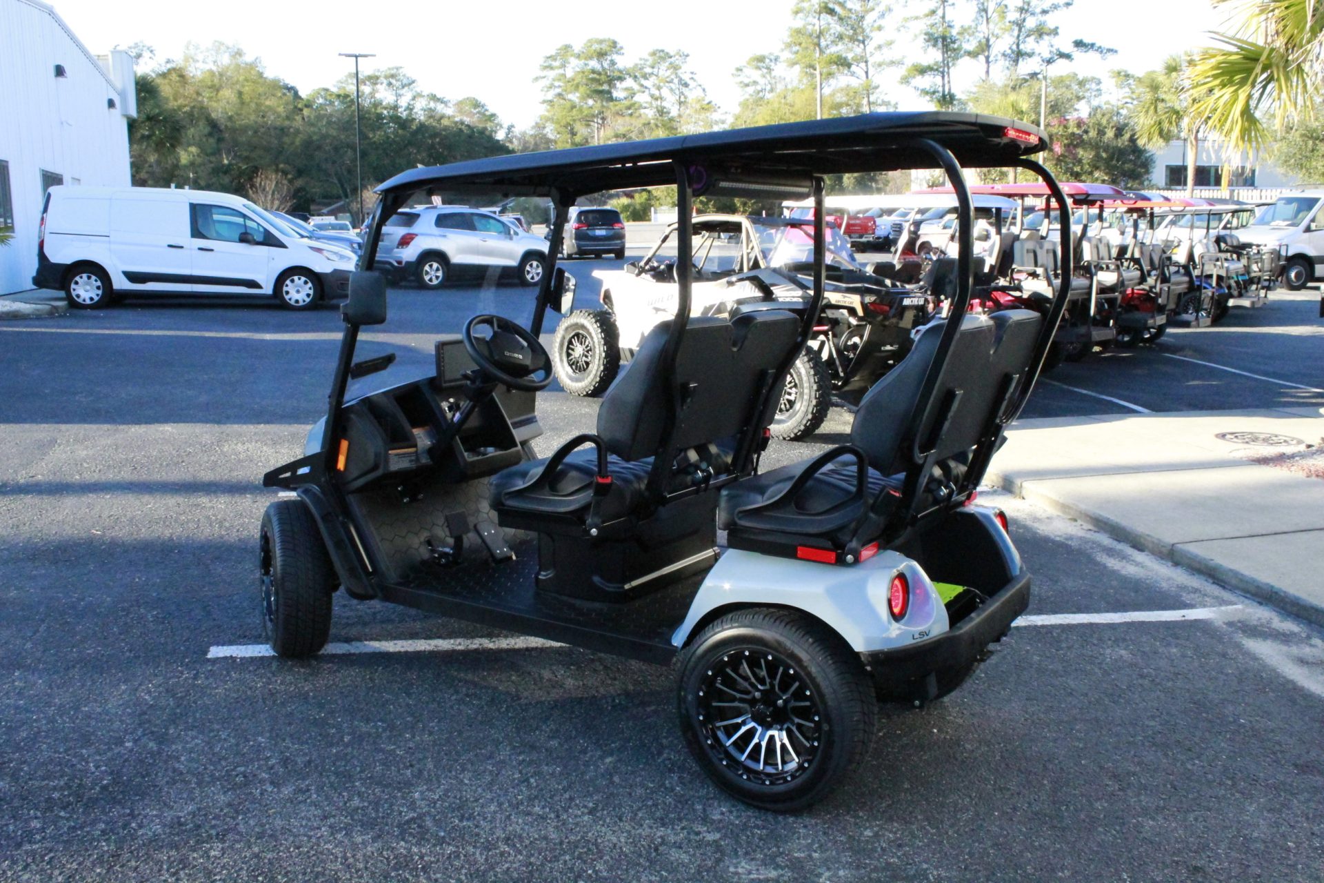 
								2026 E-Z-GO Liberty ELiTE Lithium full									