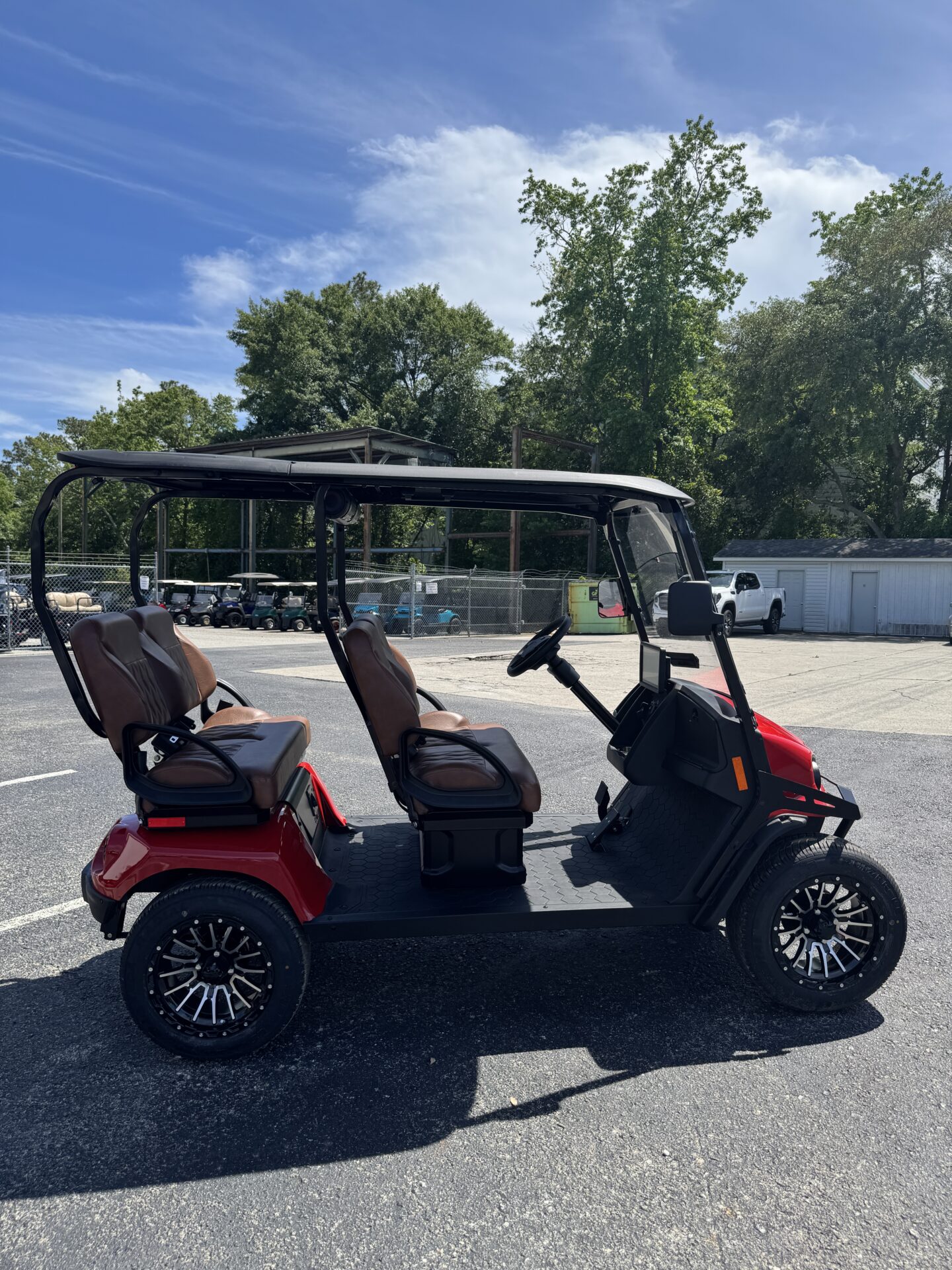 
								2026 E-Z-GO Liberty LSV ELiTE Lithium full									