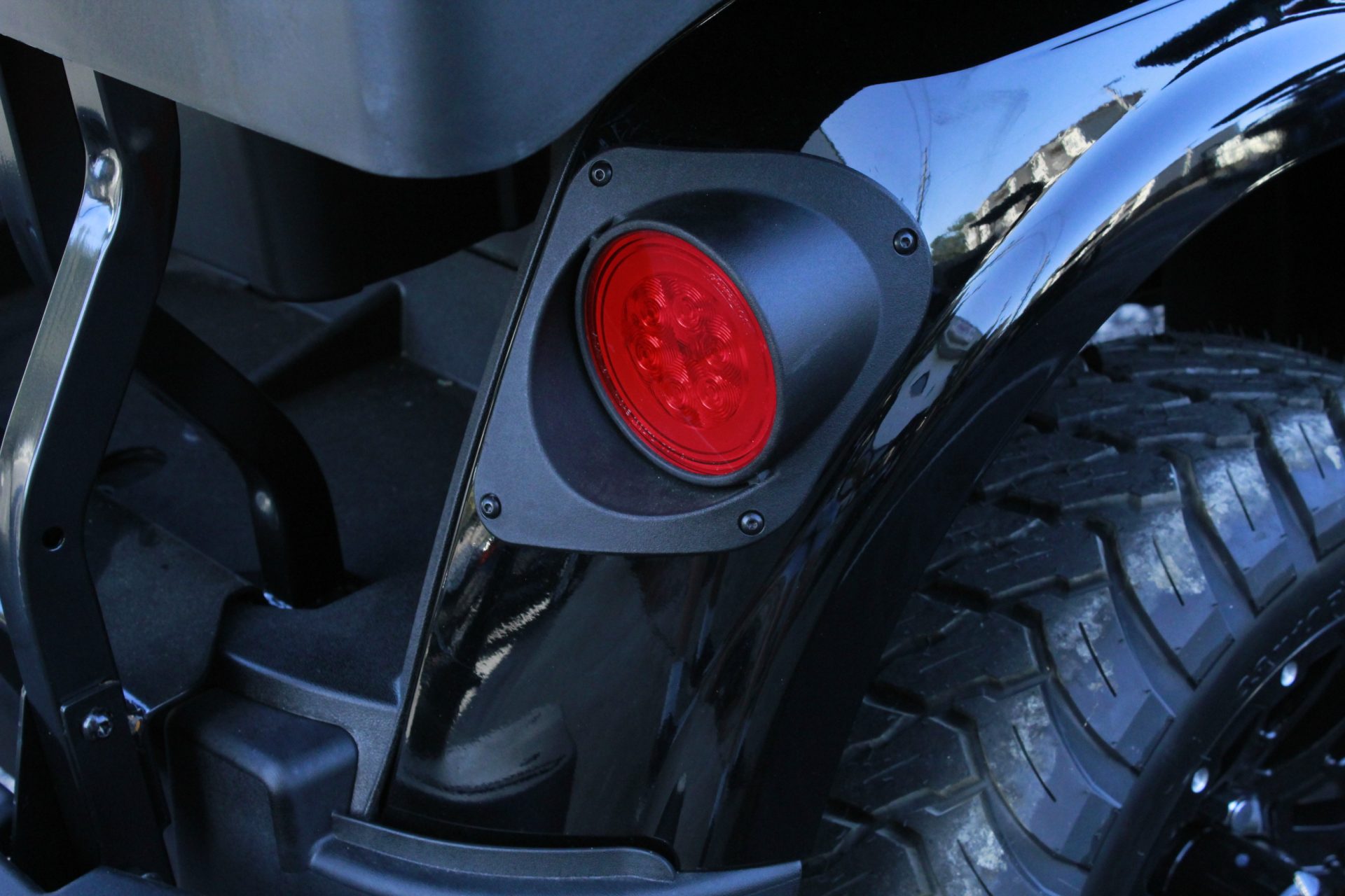 
								2026 E-Z-GO RXV 4 Summit XT Elite Lithium full									