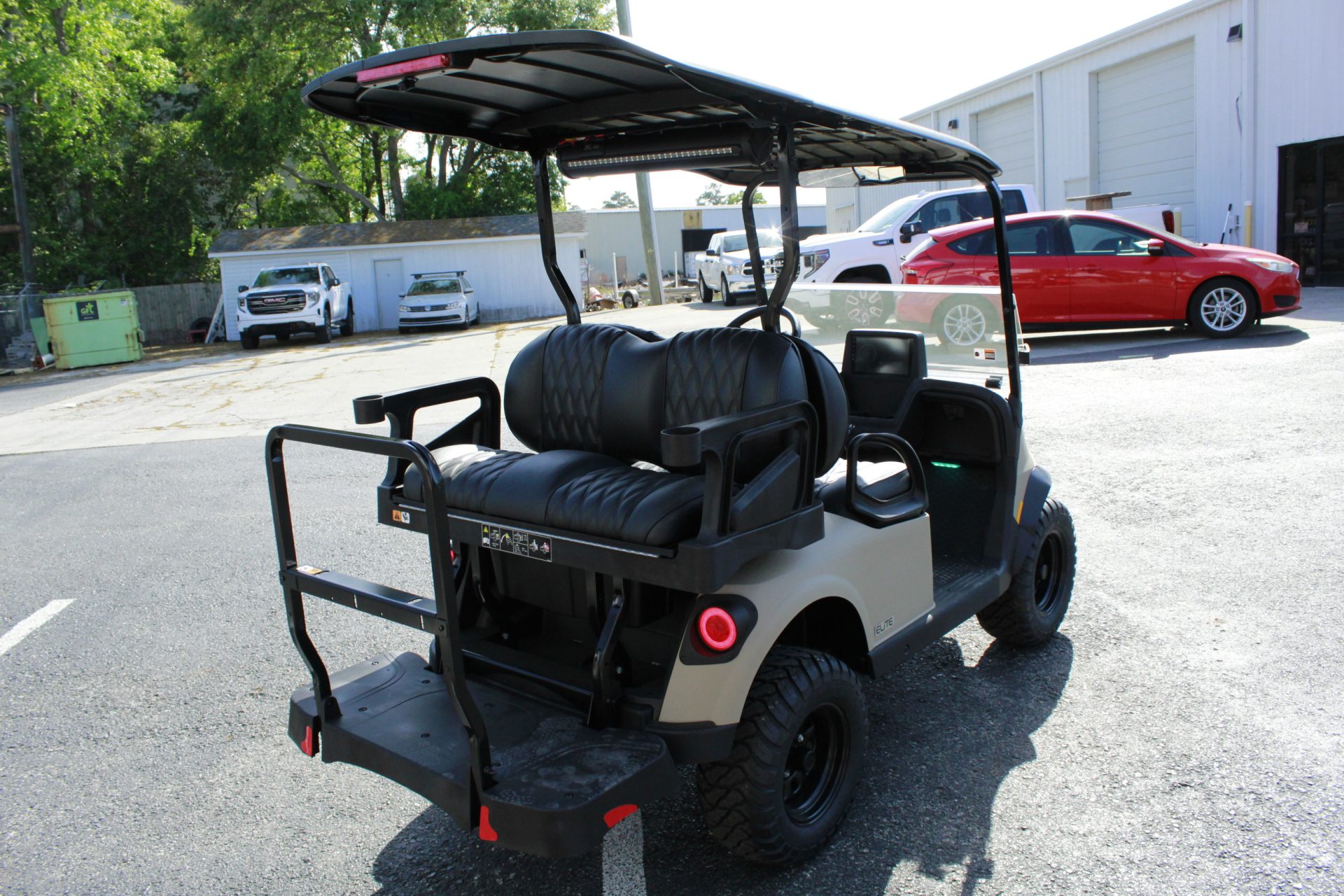 
								2026 E-Z-GO RXV 4 Summit XT Elite Lithium full									