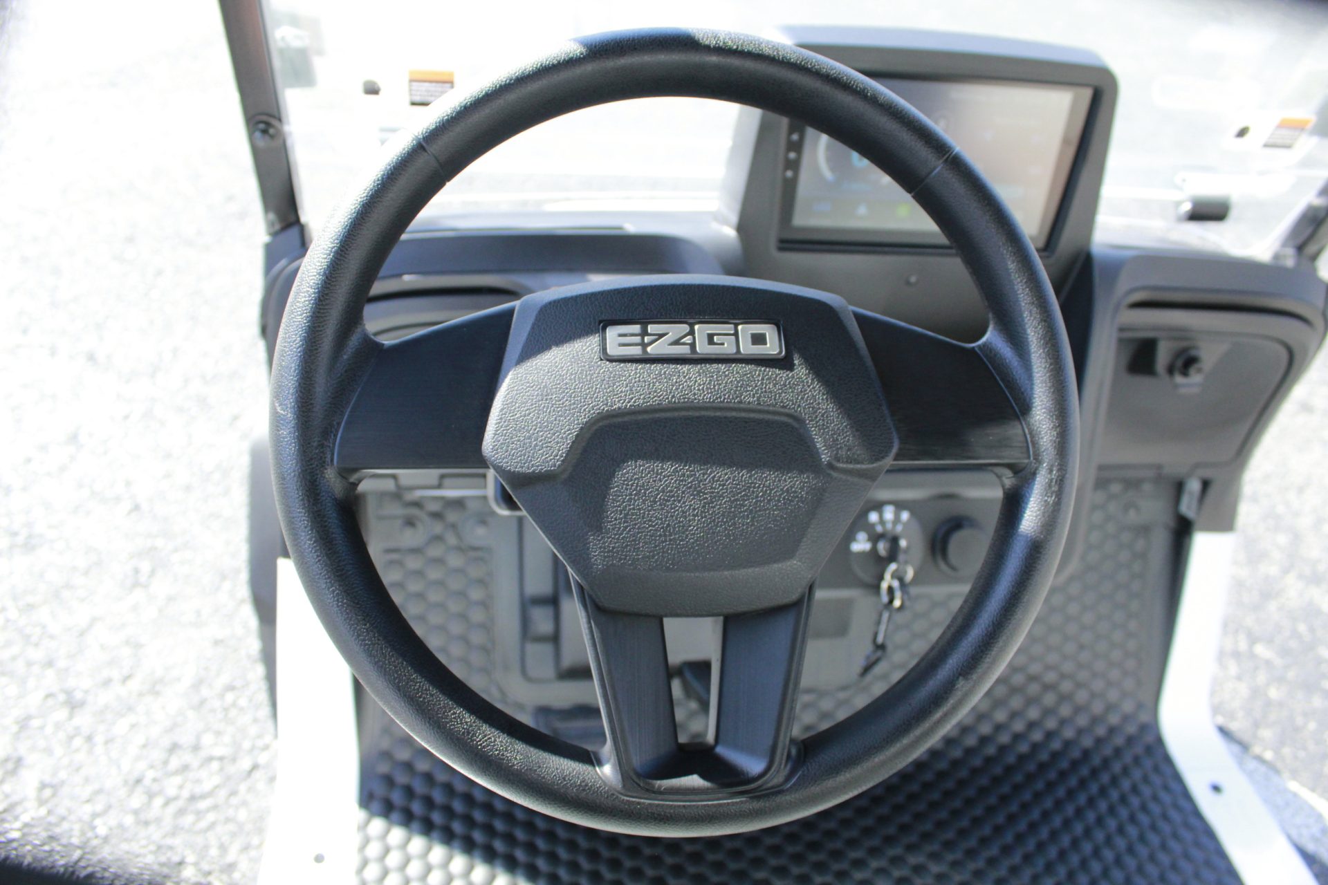 
								2026 E-Z-GO RXV 4 Summit XTL Elite Lithium full									
