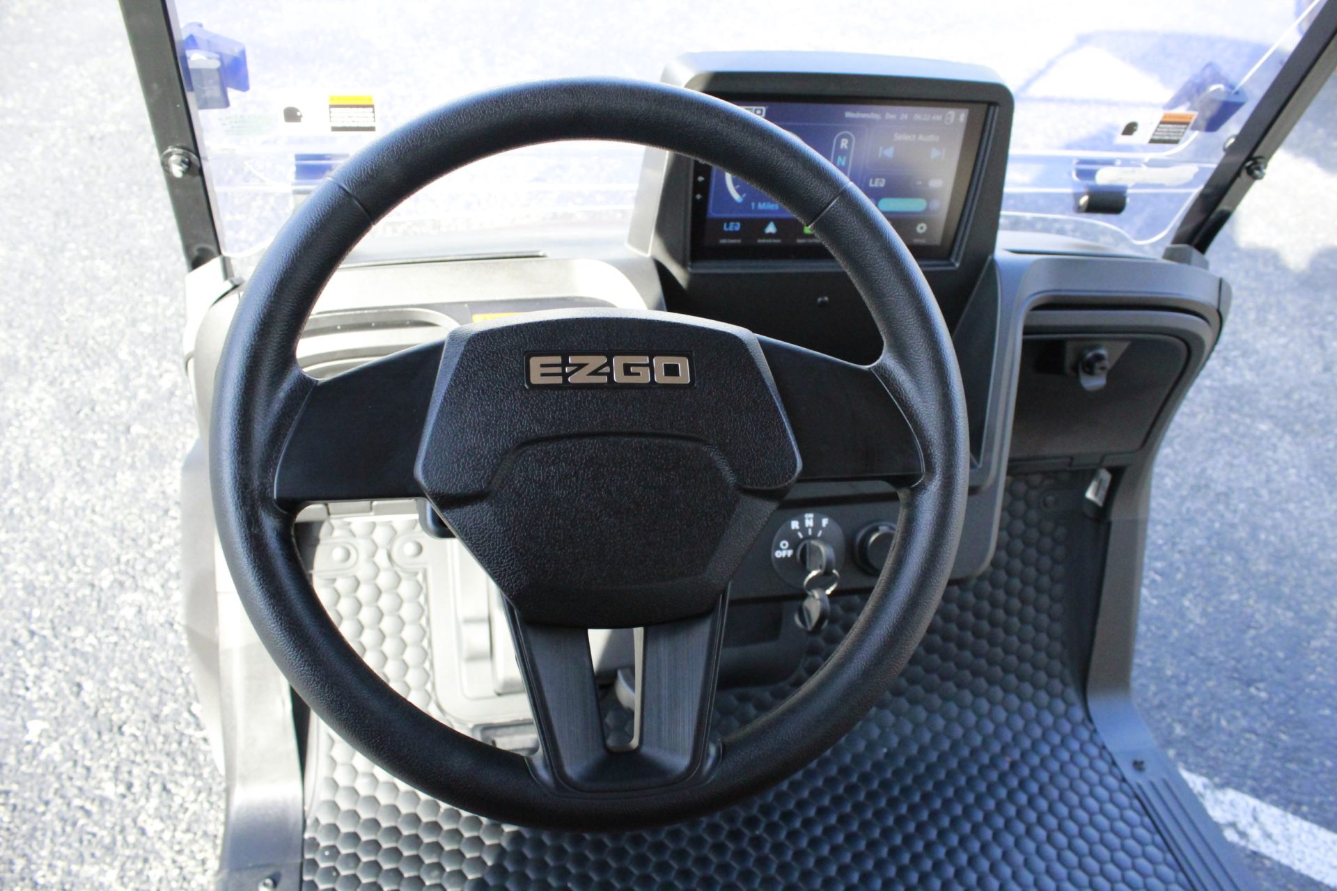 
								2026 E-Z-GO RXV 4 Summit XTL Elite Lithium full									