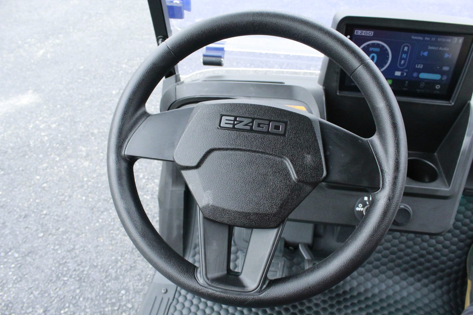 
								2026 E-Z-GO RXV 4 Summit XTL Elite Lithium full									