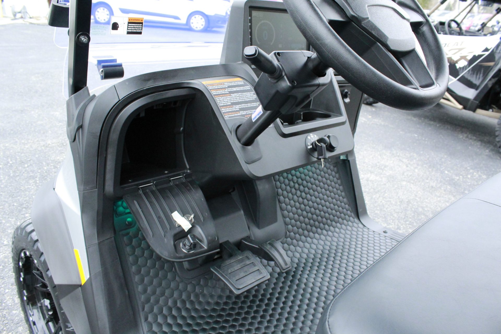 
								2026 E-Z-GO RXV 4 Summit XTL Elite Lithium full									