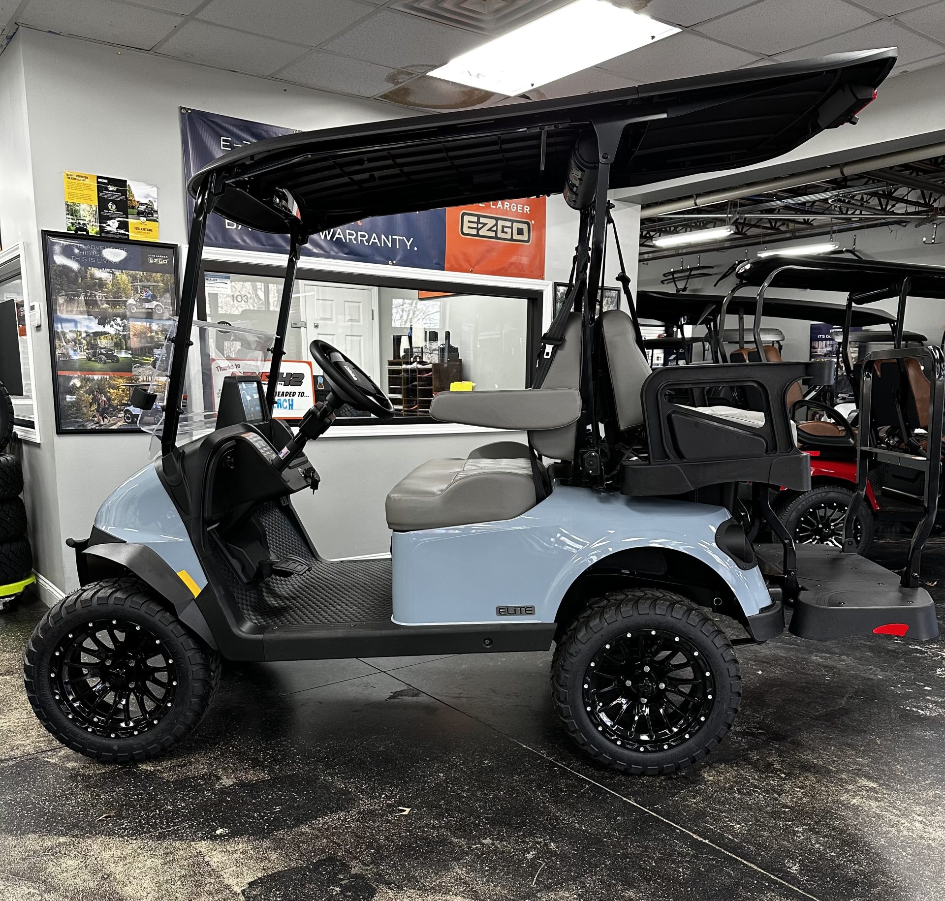
								2026 E-Z-GO RXV 4 Summit XTL Elite Lithium full									