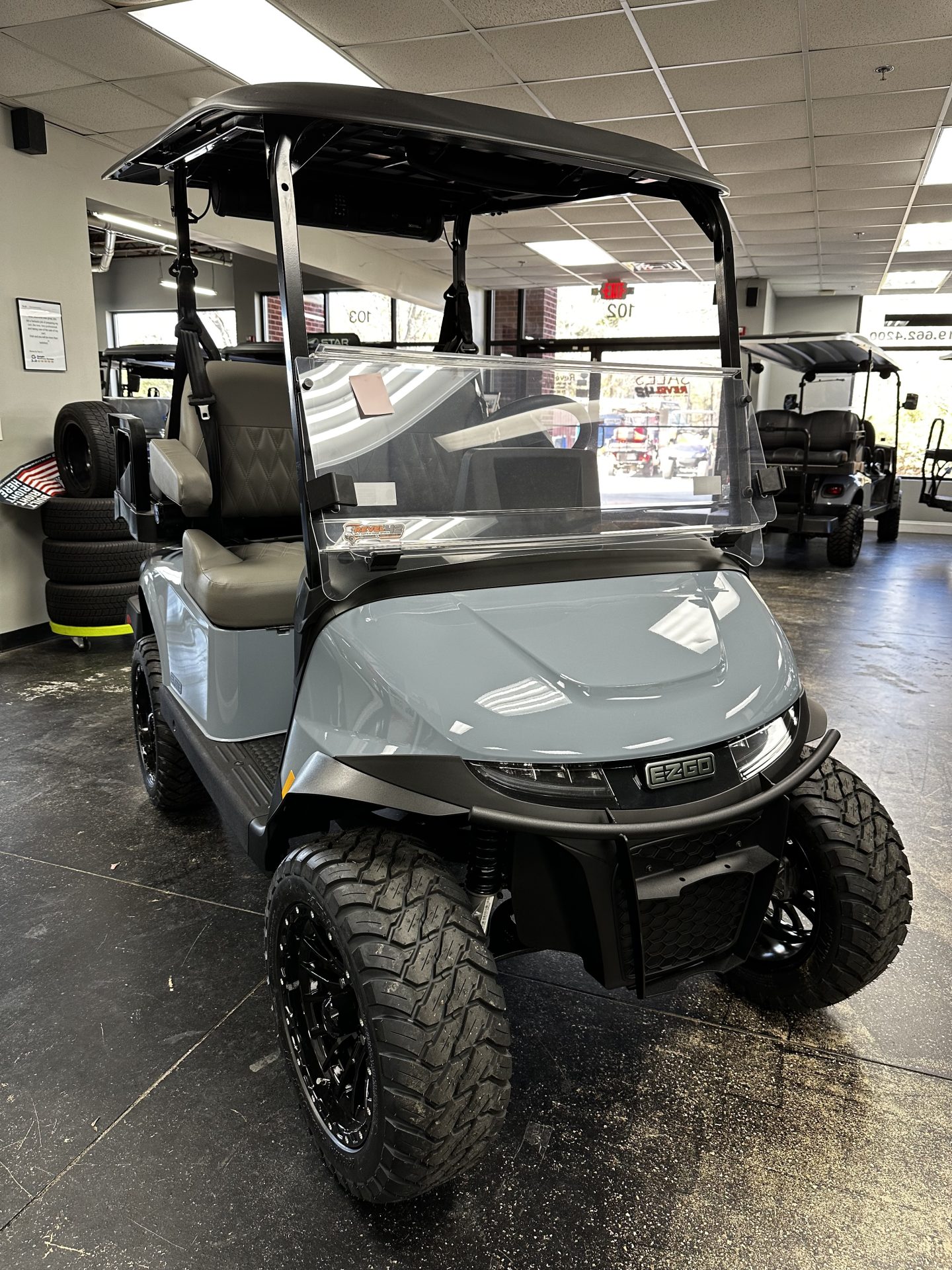 
								2026 E-Z-GO RXV 4 Summit XTL Elite Lithium full									