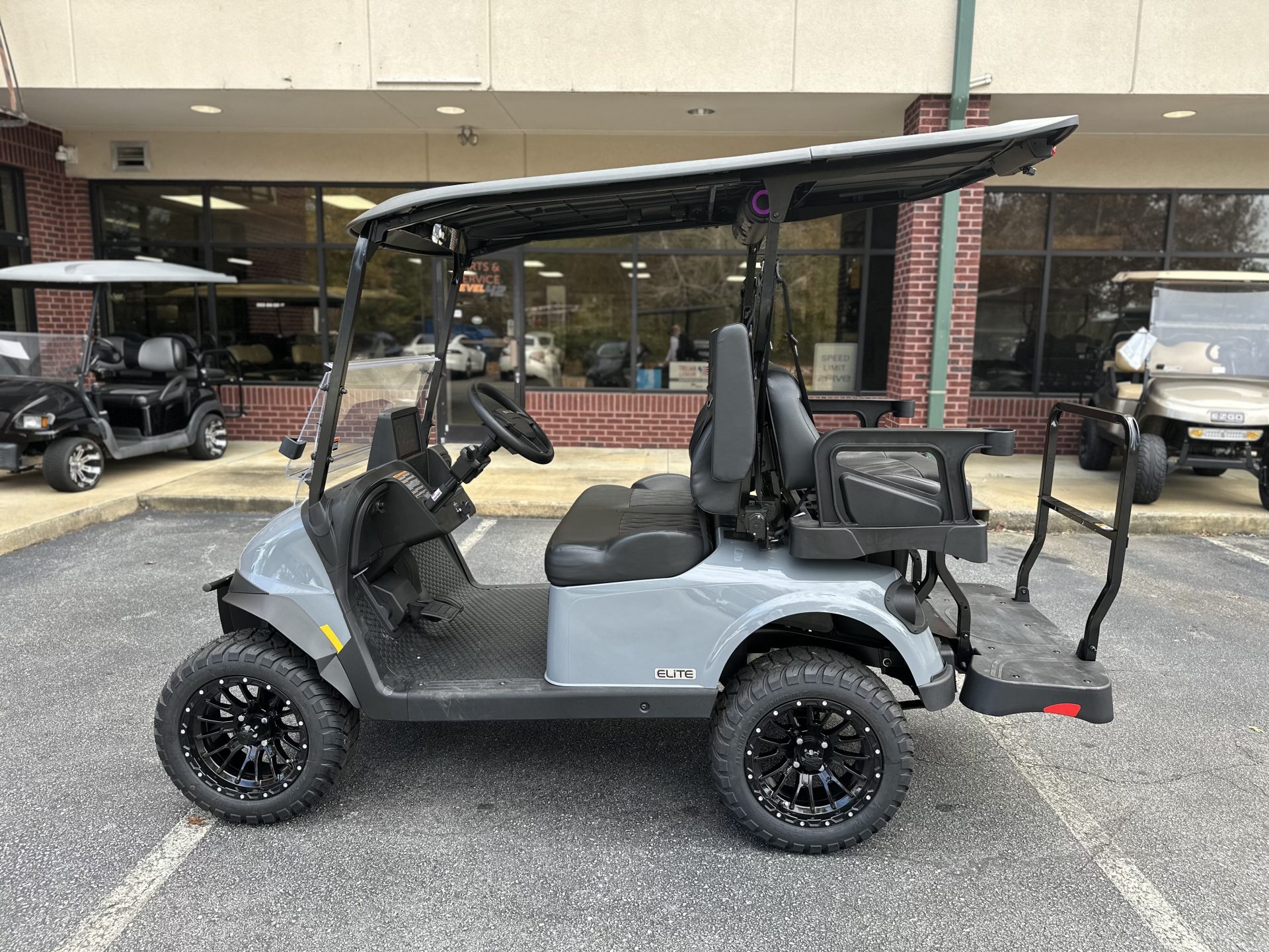 
								2026 E-Z-GO RXV 4 Summit XTL Elite Lithium full									