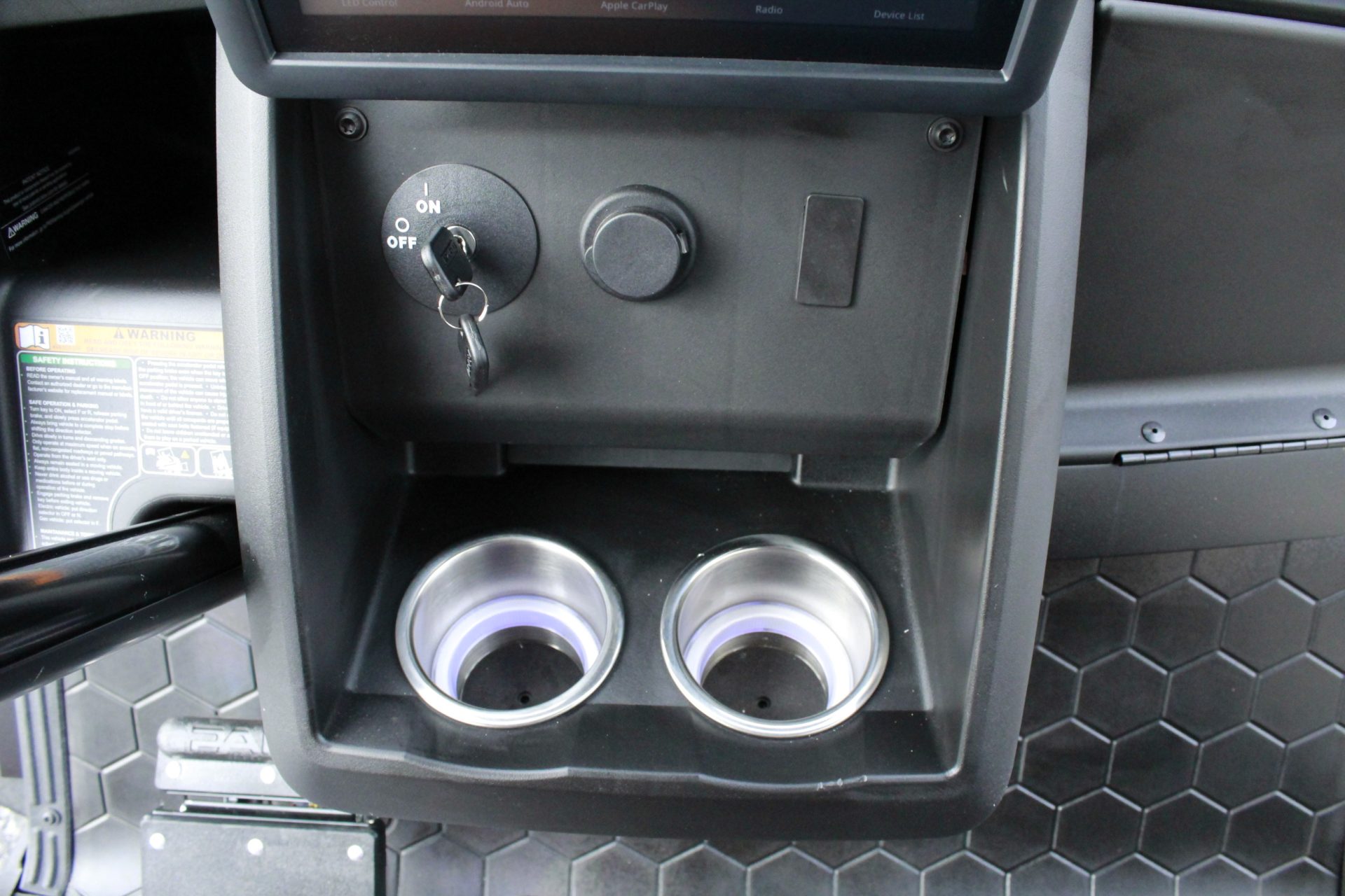 
								2026 E-Z-GO RXV® Gas full									