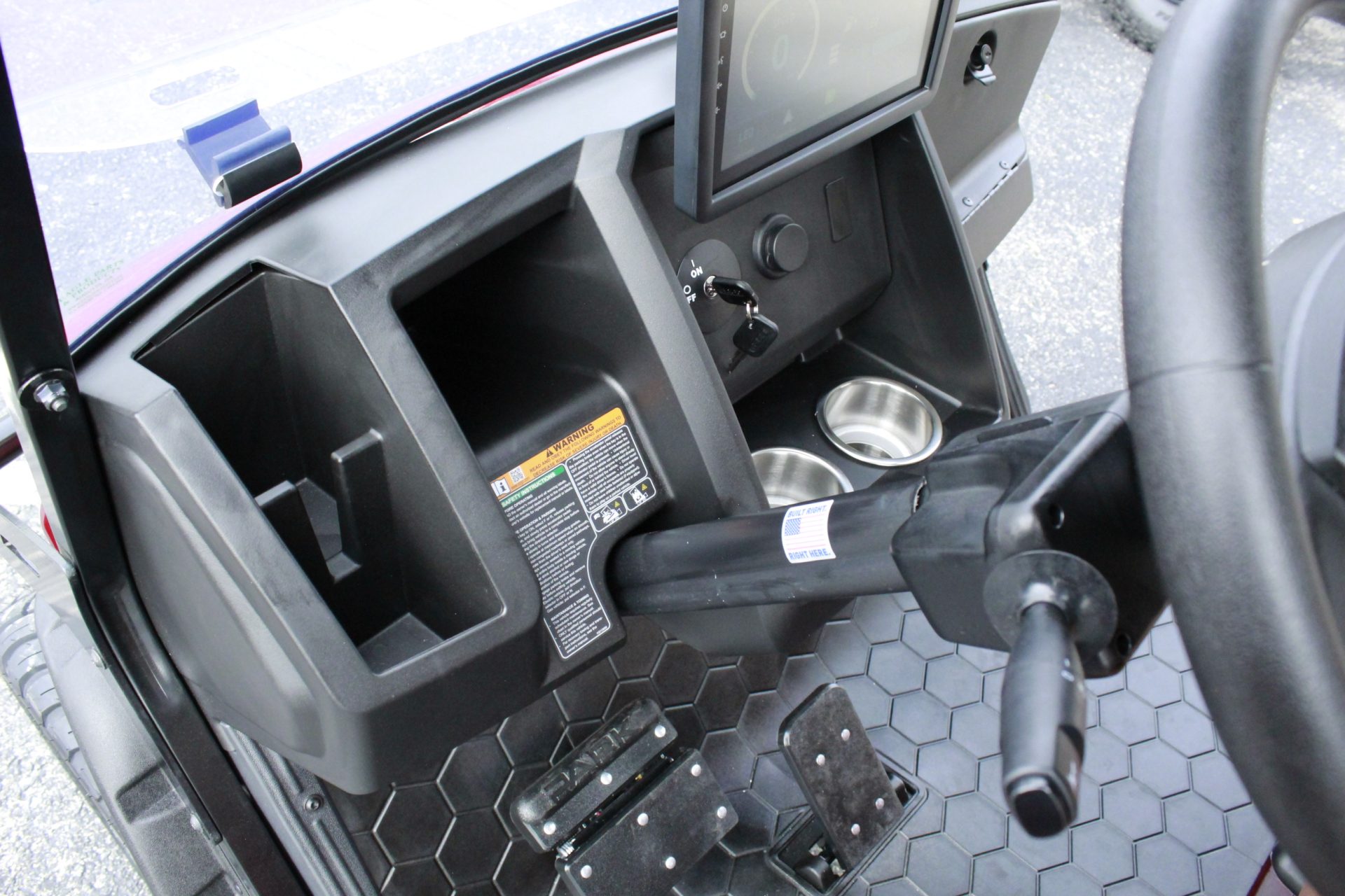
								2026 E-Z-GO RXV® Gas full									