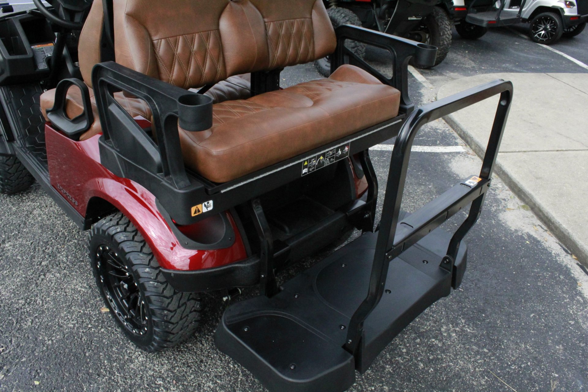 
								2026 E-Z-GO RXV® Gas full									