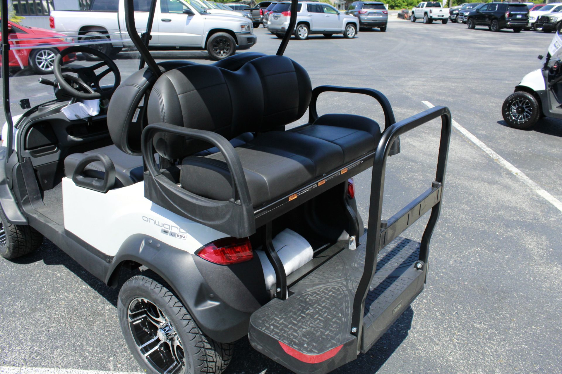 
								2027 Club Car Onward Lifted full									