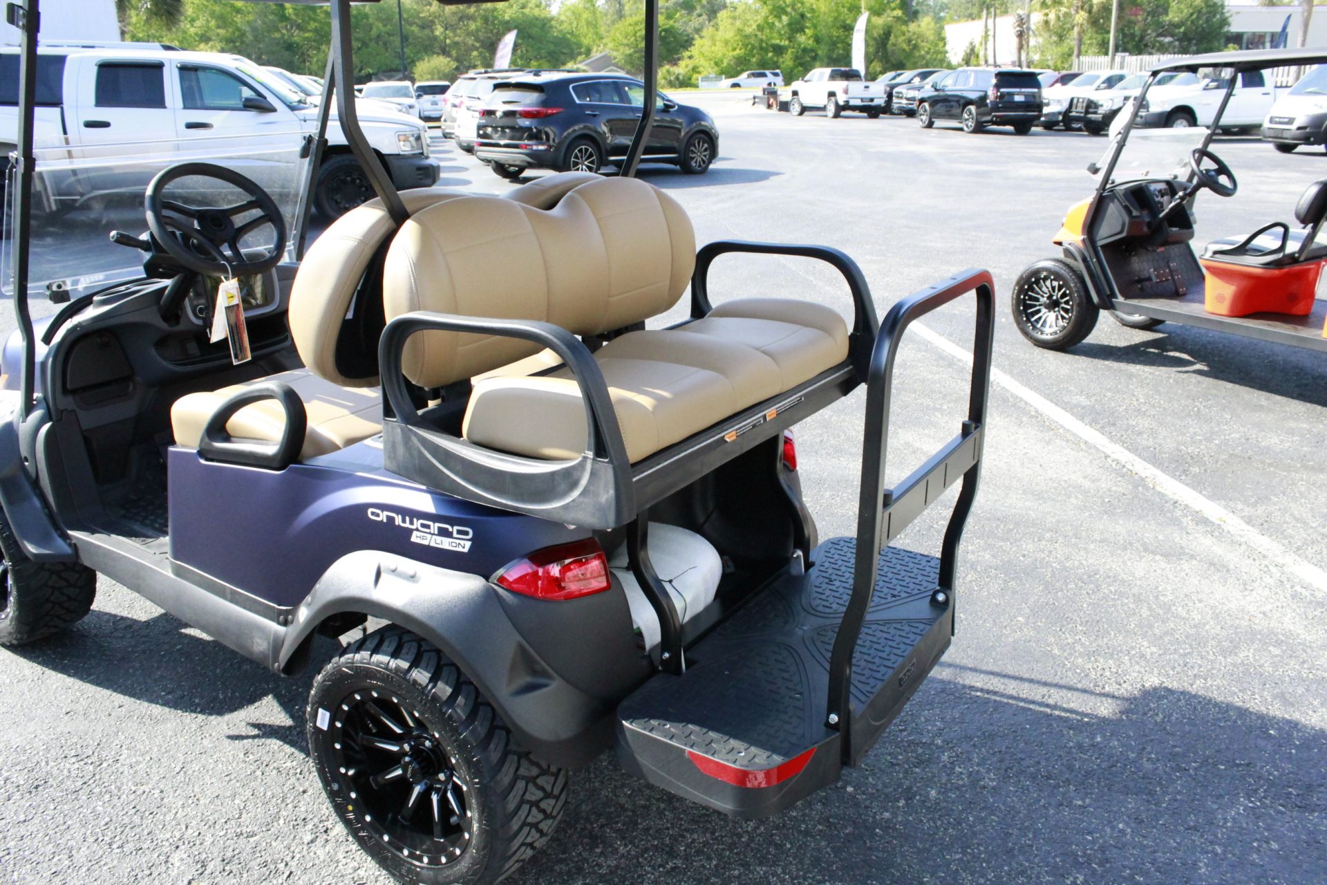 
								2027 Club Car Onward Lifted full									