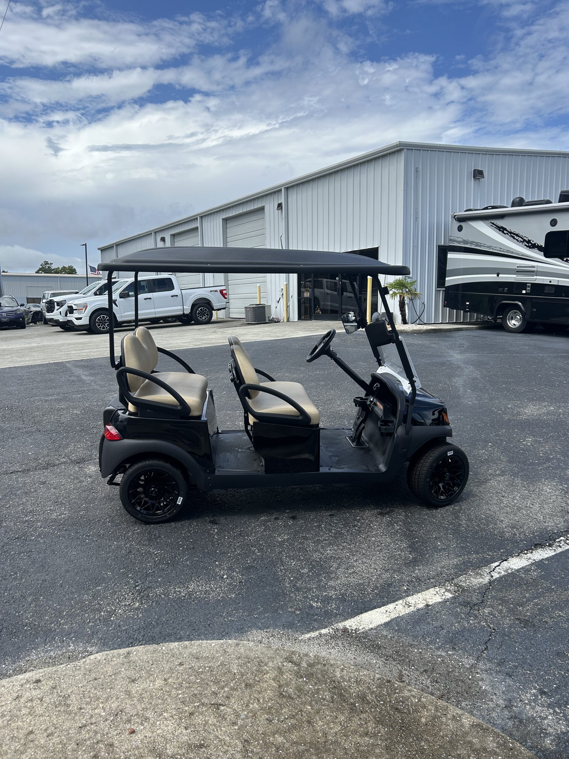 
								Club Car full									