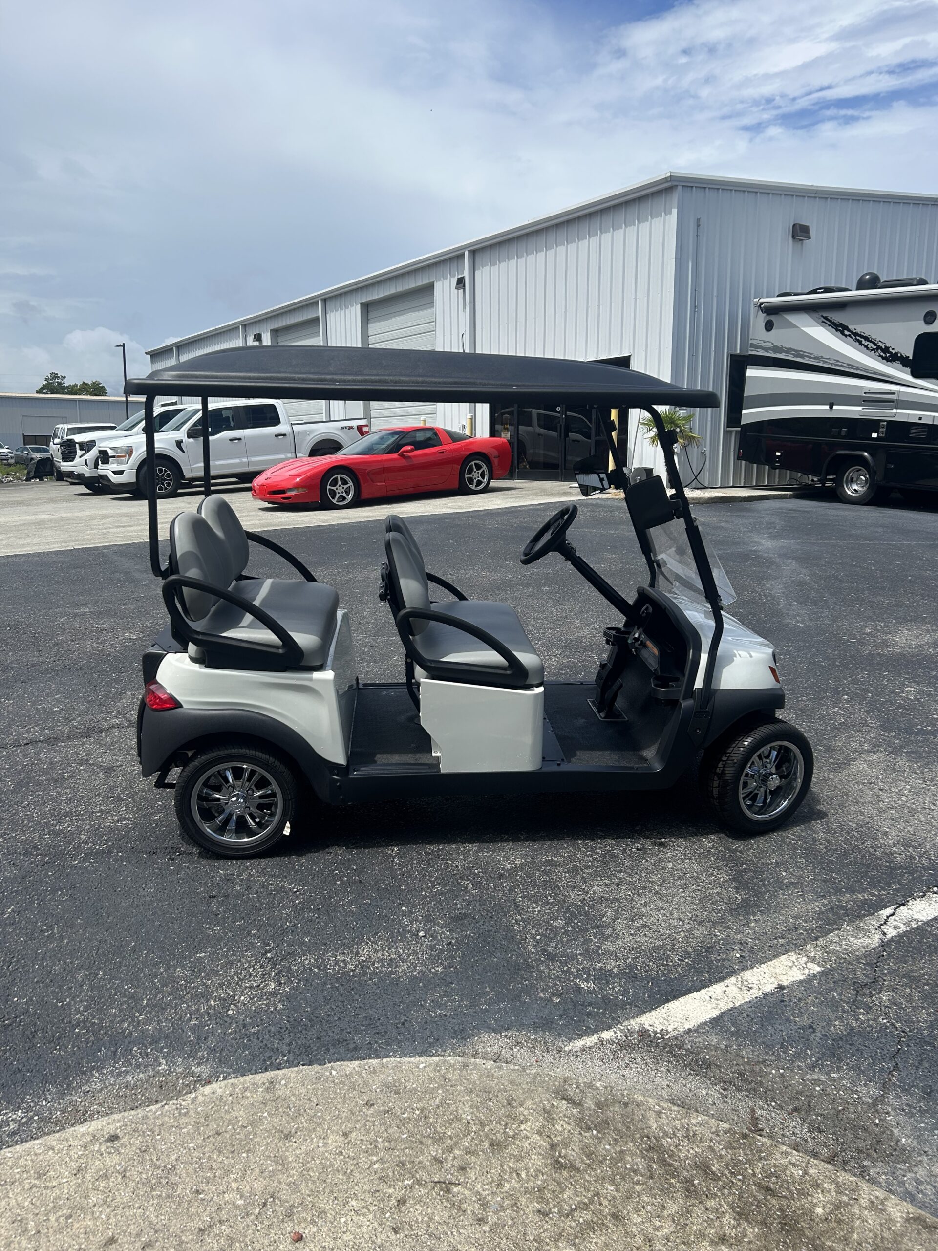 
								Club Car full									